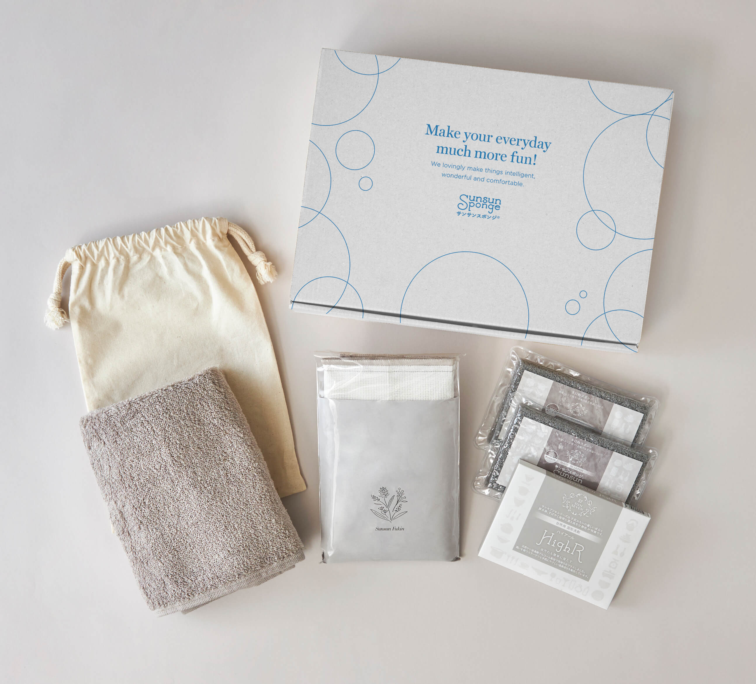 ギフトボックス サンサンスポンジ2個セット(グレー) 食器洗い用固形洗剤100g 高級タオル コットン巾着 ふきん プチギフト プレゼント キッチン 食器洗い ...