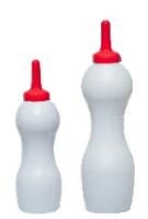 BESS　no-leak 2Lは旧タイプのボトルですが、3Lは新タイプと混ざって届く可能性がございます。 新タイプは取手つきとなり、現在弊社にあるホルダーには入りません。 ■当店では、牛・馬・羊などの産業動物の飼育・健康管理に必要な、プロ仕様の用具を取り扱っています 牛全般: 牛全般：乳牛、成牛、子牛、仔牛、離乳、育成、肥育、繁殖、乾乳、素牛、保留牛、未経産牛、分娩牛、廃用牛、種雄牛、和牛母牛、牡牛、雄、雌、去勢牛 品種: ホルスタイン牛、ジャージー、ブラウンスイス、ガーンジー、エアシャー（※乳用牛全般）、和牛（短角種、赤毛、黒毛和牛、黒毛和種）、無角和種、無角遺伝子、ポールドジーン、日本短角種、褐毛和種、肉用牛、肉牛、交雑種、F1 その他動物: 馬、ウマ、競走馬、サラブレッド、羊、ヒツジ、山羊、ヤギ、アブ、ハエ、サシバエ、カラス、ネズミ、キツネ、エゾ鹿、エゾシカ、蝦夷鹿、アライグマ、ハクビシン、イノシシ、シカ、鹿、羆、ヒグマ、ツキノワグマ（※害獣対策関連商品を含む）、家畜、ペット、犬、ワンちゃん、わんちゃん、猫、ネコちゃん、ねこちゃんなど 利用者: 酪農家、畜産農家、肉牛農家、和牛農家、黒毛和牛農家、牧場、TMRセンター、学校、施設、預託、育成、獣医師、獣医臨床関係者、家畜改良普及員、農業関係者、JA職員、団体職員、一般企業など ■当店では以下のような商品を取り扱っています バリカン・グルーミング用品：バリカン（コードレス/コード付、リチウムイオンバッテリー）、替刃（極細0.1mm刃、2.5mm刃、厚刃4mm、羊用）、ブラシ（グルーミング、水切り）、家畜・ペット用高出力ドライヤー（ソリス、クレイツイオン）、シャンプー（ココナッツ、ブライトライト）、艶出しスプレー、セットスプレー、リムーバースプレー、クールケア（冷却・消毒・潤滑）、研磨セット、毛刈りハサミ、バリカンオイル、ブレードバッグ、昇圧器 削蹄・蹄病対策：削蹄刀（カマ型、両刃）、削蹄鉗子、削蹄グラインダー、削蹄枠（移動式、渡辺式）、爪切り、鉈、削蹄用ディスク、蹄油、角カバー、クロウチェックなど 除角・去勢・断尾：除角器（電気式、ガス式、キーストン、サブソルダー）、除角ワイヤー/除角ハンドル、断尾器、去勢用具（イラストレーター、去勢用ゴムリング） 哺乳・給餌用品：哺乳瓶（ノーリーク、チューブ式）、哺乳器、乳首（かぶせ式、スクリュー式、和牛・羊用、誤嚥防止）、ミルクイージー、フロート、ミルクバー、フィードスコップ、バーデンスタート、液状飼料アプリケーター 保定・繋留用品：頭絡（革製、ロープ、フリーモクシ）、ホルター（カウホルター、ポニー）、首輪、ロープ（サイザル、リプロン）、ハナカンシ、胴締器（キックストップ、両締/片締）、後肢固定（カウホップル）、ヘッドサポート、起立補助（カウリフト、イージーアップ）、強力ナスカン、より戻し 衛生・検査用品：ストリッピングカップ（アルミ、FCカップ）、乳房炎測定器（ミルクチェッカー）、搾乳用品（ミルカー、クォーターミルカー、インフレーションプラグ）、初乳計、ミルクメーター、ピンセット、濾過紙、ディップビン、ディップスプレイヤー、グローブ、長手袋 牛舎環境・清掃用品：牛床マット（EVA製、カウマット）、飼槽（電熱水槽、ウインターオアシス）、フットバス、スタンチョン、フォーク（ヘイフォーク、サイレージフォーク）、スクレッパー、換気扇（畜産扇風機）、電柵用品（電牧器、ワイヤー） 個体管理用品：ネックタッグ（ナンバースリーブ）、イヤータッグ（マキシ、ホッグタッグ）、発情発見用具（エストロテクト、カーマヒート、テイルペイント）、体重推定尺、毛高メジャー、牛名板、ブリーディングカレンダー、管理標示板 ■当店は以下のような特徴や素材の商品を多彩に取り揃えています テイスト: プロ仕様、現場志向、実用性重視、高性能、耐久性抜群、安全性、経済的、良質な、信頼できる 　　　　　機能的特徴: コードレス、自動制御、インバータ制御、防水性能、省エネ設計、耐熱性、抗菌性、生分解性（※一部商品）、静音モーター 素材: ステンレス、鉄、本革、ゴム、ナイロン、ポリエチレン（PE）、FRP（強化樹脂）、麻（サイザル麻）、綿、プラスチック（PP/PVC/PET/EVA）、アルミニウム、ビニロン（ポリビニルアルコール系合成繊維）、アクリル、ポリウレタン、ラテックス、テスリンメッシュ、EVOH（ガスバリア性樹脂） ■当店の商品は以下のようなシーンで使用されています シーン：牛舎（フリーストール・フリーバーン）、農場、牧場、家畜市場、展示会、共進会（ショーリング）、研修会、学校教育、子牛の育成場、分娩時、冬期間、夏場、ロボット搾乳牛舎、サイレージ製造 用途：搾乳（ユニット接続時）、哺乳（初乳給与）、給餌、清掃（牛床清掃、器具洗浄）、運搬（飼料運搬、堆肥運搬、サイレージ運搬）、保定、繋留、除角、去勢、断尾、削蹄、畑作業、飼料づくり（サイレージ生成、飼料調製） 健康・衛生：消毒（ディッピング、足元消毒）、乳房炎対策（異常乳検査、CMT）、熱中症対策、換気、ハエ対策（捕虫）、蹄病予防、アニマルウェルフェア、子牛の蘇生、体温低下防止、ワクチン接種、蹄の治療 ■当店の商品は、記念品、贈答品、および多業種での活用を含め、幅広くご利用いただけます。 作業者向け衣類・装具: 長靴（ザクタス、ハイブリーダー）、防寒長靴、安全靴、作業ウェア、ツナギウェア、エプロン、レインジャケットなど、防寒・防水・耐油性に優れた製品をご用意しています。 　　　　　多用途利用商品: マキタ製品（電動ロールカッターなど）、WOOBIA製品（動物フィギュア、トラクターのおもちゃ）など、他業種や一般利用も想定した商品を取り扱っています。 専門サービス: 書籍（DAIRYMAN、ニューカントリー、臨床シリーズ、Cow SIGNALS）、社内連絡誌・広報紙・パンフレットなどの製作サービスも承っております。※3Lの哺乳瓶は新旧混じって届く可能性がございます。 　ご注意ください。