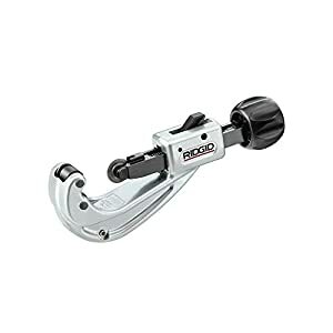 納期目安　（メーカーに在庫がある場合）13:30までにご注文の場合約2〜3日後出荷(土日祝日を除く）※表示の納期目安はあくまで目安ですのでお約束ではありません。具体的納期は都度お問い合わせください。お取り寄せ品です！ご注文後[商品欠品]及び[商品完売(廃番)]が発生する場合がございます。あらかじめご了承の上ご注文お願いいたします！またご注文の数量、お届け先によって別途送料が発生する場合がございます。その場合当店よりご連絡させていただきますのでご対応お願いいたします。商品未発送の状況でもメーカーによってはキャンセル不可となり場合もございますのでご了承の上ご注文お願いいたします。※記載の商品画像はイメージ（代表）画像ですので画像だけの情報のみでご購入はお控え頂き、必ず記載内容をご確認下さい。・特長・ノブのワンプッシュで早いサイズ調整ができます。・X-CELピン（クイックチェンジピン）の採用により、工具を使わずに簡単に替刃を交換できます。・予備のカッター替刃をX-CELノブの内側に標準装備しています。・用途・仕様・切断能力インチ(ミリ)：1 1/4〜3 1/2(32〜90)・最大肉厚(mm)：2.4・全長(mm)：240〜320・モデル：153・標準替刃：33185・仕様2・折りたたみ式リーマ付属(151、152のみ)・材質／仕上・セット内容／付属品・注意・切断能力は実外径です。・プラスチック管用の替刃を使う際はノブの前後を入れ替えてください。・最大肉厚は標準替刃使用時の数値です。オプション替刃を使用する場合は刃幅により最大肉厚は異なります。当社管理番号435-8597--検索キーワード--