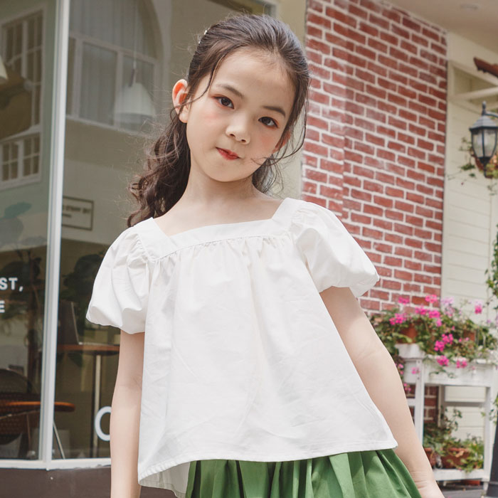 【送料無料】夏 キッズ シャツ子供服 半袖 シャツ おしゃれ パフスリーブ シャツ大人気 フォーマル キッズ服 学生 女の子 ガールズ 半袖 tシャツ韓国こども服 トップスシャツ 卒園式 入学式 ピアノ発表会 ホワイト 無地シンプル フォーマル シャツ120 130 140 150 160 170