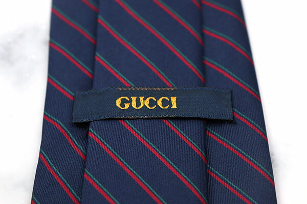 グッチ GUCCI ストライプ柄 タグ付 ワンポイントロゴ GG イタリア製 シルク100％ メンズ ネクタイ ネイビー レッド 送料無料 【中古】【新品未使用】