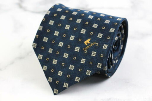 ゴールデンベア ブランド ネクタイ ロゴ 格子柄 スクエア柄 シルク 日本製 PO メンズ ネイビー Golden Bear 【中古】 ゴールデンベア ブランド ネクタイ ロゴ 格子柄 スクエア柄 シルク 日本製 PO メンズ ネイビー Golden Bear 【中古】