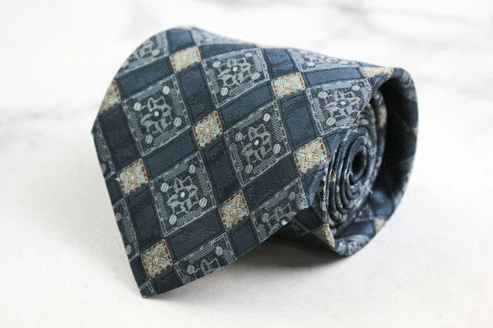 イヴ・サンローラン ブランド ネク