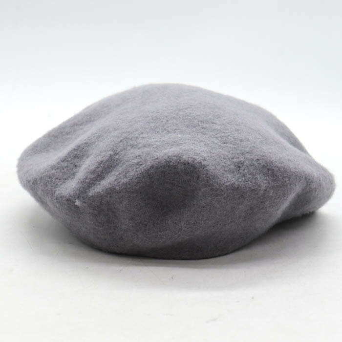 【状態追記】 若干毛玉箇所あり 【付属品】 なし / 商品サイズ (こちらのサイズ表記は平置き採寸のサイズです。) 表記サイズ頭回り（内寸） フリー約61cm サイズガイドはこちら /商品詳細 ブランド名 Techichiテチチ 特徴 --- 素材 素材タグを撮影しておりますので、ご確認下さいませ。 色 グレー 性別タイプ レディース 生産国 --- 商品番号 kb80909 類似商品