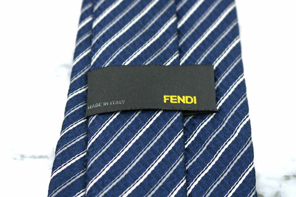 フェンディ FENDI シルク イタリア製 ストライプ柄 ネイビー シルク ブランド ネクタイ 送料無料 【中古】【良品】