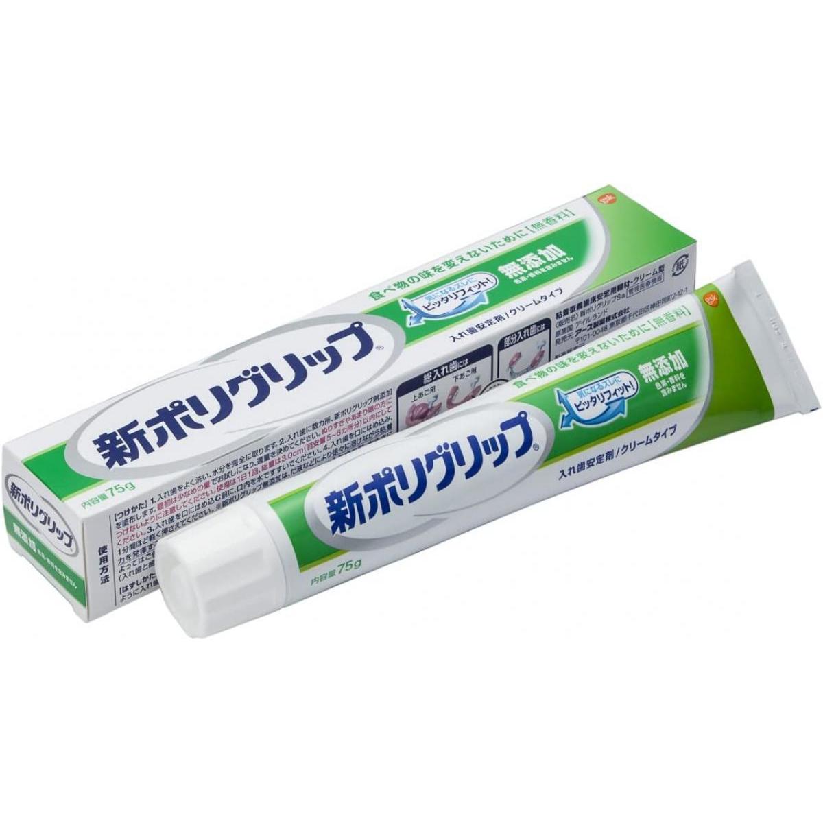 無添加だから食べ物の味を変えにくい。 美味しく食べたい人の入れ歯安定剤 「新 ポリグリップ」 ・クリームタイプの入れ歯安定剤です ・色素・香料を含まないので、味をほとんど変えずに食事を楽しめます ・アルコールは含まれていません ・優れた粘着力と持続力を発揮します。 ・ずれにくいから、はさまりにくい。 ・くっつく力を補って、はさまりにくくしてくれます。 ・食べる、しゃべる、笑う、をもっと快適に。 ・合っている入れ歯も、より快適に。 ・ピタッとくっつきずれにくい 《製品仕様》 ●内容量 75g ●原材料・成分 ナトリウム/カルシウム・メトキシエチレン無水マレイン酸共重合体塩、カルボキシメチルセルロース、軽質流動パラフィン、白色ワセリン ●保管方法 1.小児や第三者の監督が必要な方の見えないところ及び手の届かないところに保管してください。 2.直射日光の当たらない涼しく乾燥した場所に、キャップをしっかりとしめて保管してください。(本品成分が分離することがあります。) ・破れるおそれがありますので、チューブを巻き上げないでください。 ・亜鉛は含まれておりません。 ●使用上の注意 次の人は使用しないでください。1本品による過敏症状(発疹・発赤、かゆみ、はれ等)を起こしたことがある人。2入れ歯が直接ふれるところに荒れ、痛み、傷、はれ等の症状のある人。3食べ物などの飲み込みが困難な人(喉に詰まる、気管に入る恐れがある)。小児や第三者の監督が必要な方の見えないところ及び手の届かないところに保管してください。直射日光の当たらない涼しく乾燥した場所に、キャップをしっかりとしめて保管してください。 【ご購入前にご確認ください】※沖縄・離島、その他一部地域からのご注文はお受けできません。システムの都合上ご注文は可能ですが、自動キャンセルになりますのでご了承ください。※当店ではのし・ラッピング梱包は承っておりません。※お客様都合でのキャンセル及び返品・交換は受け付けておりません。あらかじめご了承の上、ご注文ください。