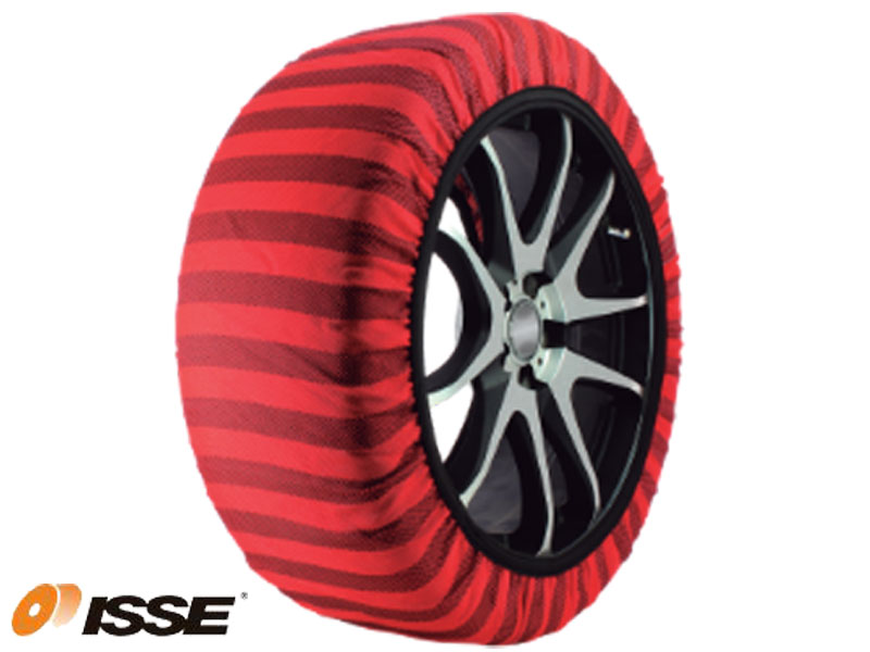 品番 : CLASSIC SIZE66 タイプ : クラシックモデル タイヤサイズ : 225/60R16 標準品質のスノーソックスです。 都市部を中心に走行するドライバー、近距離運転のみのドライバー また、年1〜数回の降雪地域にお住まいの方に最適です。 イッセ・スノーソックスは、日本のチェーン規制適合商品です。 【注意事項】 ・時速40km/h以下で走行して下さい。 ・発進時にはアクセルをふかしすぎず、ゆっくりと発進して下さい。 ・急ブレーキ・急ハンドルは避けて下さい。 ・ご使用のタイヤサイズに適合するサイズのスノーソックスをご利用下さい。 ・停止中にハンドルを切らないで下さい。 ・砂利道・アスファルト路の走行は極力避けて下さい。(雪上やアイスバーンでご使用下さい。) ・低温下で長時間駐車する場合はスノーソックスを取り外してください。 (凍結によりスノーソックスが路面に氷着し、走行再開時に破損する可能性があります。) ・雪やアイスバーンが路上に無い路面状態が続く場合は、スノーソックスを取り外して走行して下さい。 ・スノーソックスを装着しての運転時には、定期的に状態を確認し、破れや破損がないことを確認して運転を続けて下さい。 ●メーカー取り寄せ商品です。お急ぎの方はご購入前に在庫をお問い合わせ下さいませ。 ●沖縄/離島(中継料発生地域)は配送不可です。 ●振込手数料は御負担下さい。 ●対応タイヤサイズでもタイヤの種類により装着出来ない場合がございます。 ●必ず適合をご確認の上、ご注文下さい。 ●商品到着時、検品後にご注文商品とお届け商品に相違が無いことをご確認のうえ、取付をお願いします。 ●お客様適合・御注文間違いによる返品はお受けできませんのでご了承下さい。 ●装着画像はイメージです。※商品によって形状・構成パーツは異なります。