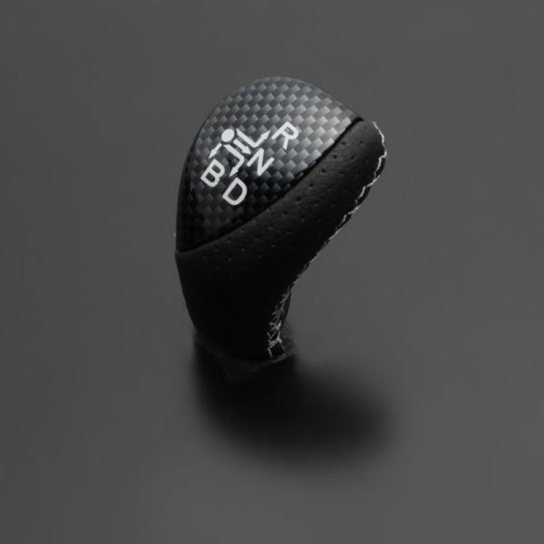 エスクァイア シフトノブ 80系 2014/10- ブラックカーボン調xシルバーステッチ LUNA/ルナ (LKB-039SI