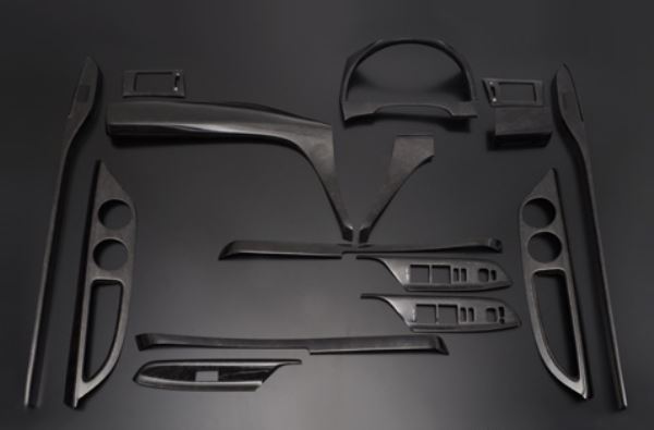 車種:ヴェルファイア 型式:20系 年式:2008/5-2015/1 備考: 品番:LNAV15-179 ハイグレードインテリアパネルは、幾度の研究を重ね、プライマー(下地)、木目やカーボン等の素材柄、保護塗装、2層のPUエポキシ樹脂による耐磨耗クリア層という合計5層構造により、美しさと耐久性を兼ね備えたハイクオリティな仕上がりを実現しました。 成型時の収縮率が小さく耐熱性に優れ、割れにも強いPC素材(※)を使用しており、フィッティングも高く、長らく装着頂いて場合でも変形なども起きにくくなっております。 ※一部車種は除きます。 ●メーカー取寄商品のため在庫欠品の場合もございます。御注文前に必ず納期確認をお願い致します。 ●沖縄・離島は配送不可地域です。 ●限定車・特別仕様車など一部の車種やグレードにつきましては、製品が適合しない場合があります。 ●パネル製品に関しては装着前に、必ず脱脂・汚れを落とし、仮合わせを行った上で装着して下さい。 ●商品到着時、検品後に装着車両と商品に相違が無いことをご確認の上、装着をお願いします。装着後、商品加工後の返品はお受けできませんのでご了承下さい。 ●お客様適合・御注文間違いによる返品はお受けできませんのでご了承下さい。 ●車種により受注生産品もございます。受注生産品は御注文後のキャンセルはできませんのでご注意下さい。