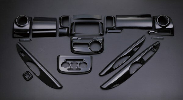 車種:タントカスタム 型式:L375 / L385 年式:2007/12-2013/10 備考: 品番:PLT493 ハイグレードインテリアパネルは、幾度の研究を重ね、プライマー(下地)、木目やカーボン等の素材柄、保護塗装、2層のPUエポキシ樹脂による耐磨耗クリア層という合計5層構造により、美しさと耐久性を兼ね備えたハイクオリティな仕上がりを実現しました。 成型時の収縮率が小さく耐熱性に優れ、割れにも強いPC素材(※)を使用しており、フィッティングも高く、長らく装着頂いて場合でも変形なども起きにくくなっております。 ※一部車種は除きます。 ●メーカー取寄商品のため在庫欠品の場合もございます。御注文前に必ず納期確認をお願い致します。 ●沖縄・離島は配送不可地域です。 ●限定車・特別仕様車など一部の車種やグレードにつきましては、製品が適合しない場合があります。 ●パネル製品に関しては装着前に、必ず脱脂・汚れを落とし、仮合わせを行った上で装着して下さい。 ●商品到着時、検品後に装着車両と商品に相違が無いことをご確認の上、装着をお願いします。装着後、商品加工後の返品はお受けできませんのでご了承下さい。 ●お客様適合・御注文間違いによる返品はお受けできませんのでご了承下さい。 ●車種により受注生産品もございます。受注生産品は御注文後のキャンセルはできませんのでご注意下さい。