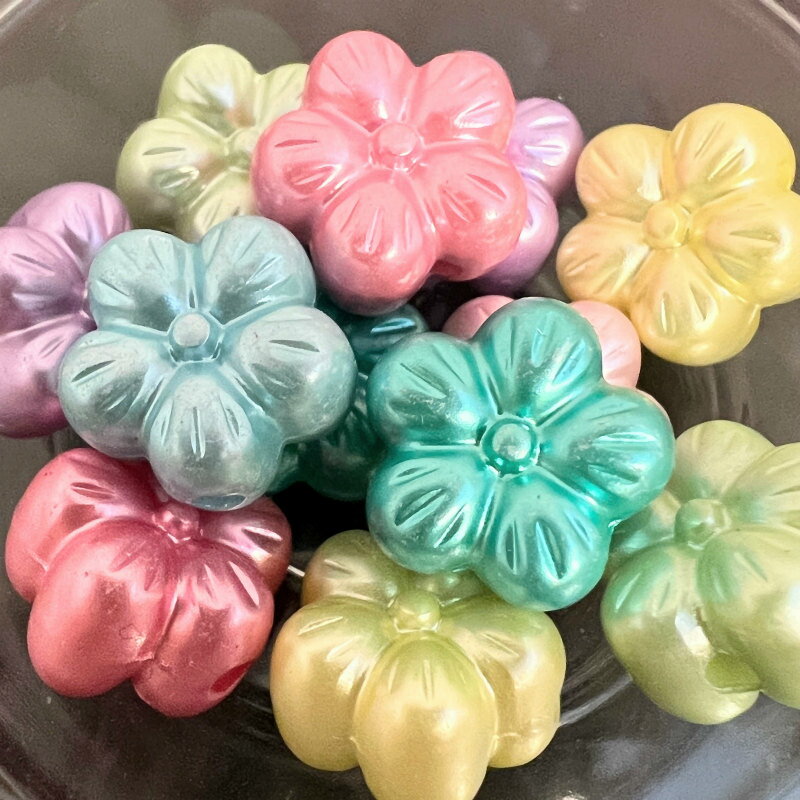 Rakuten - 【20パックセット】【アクリルビーズ】 パール フラワー 約12x13x8mm 約9g 穴径約2mm 【アクリル・アクリルビーズ・ビーズ・ビーズパーツ・パーツ・アクリルパーツ・プラスチックビーズ】