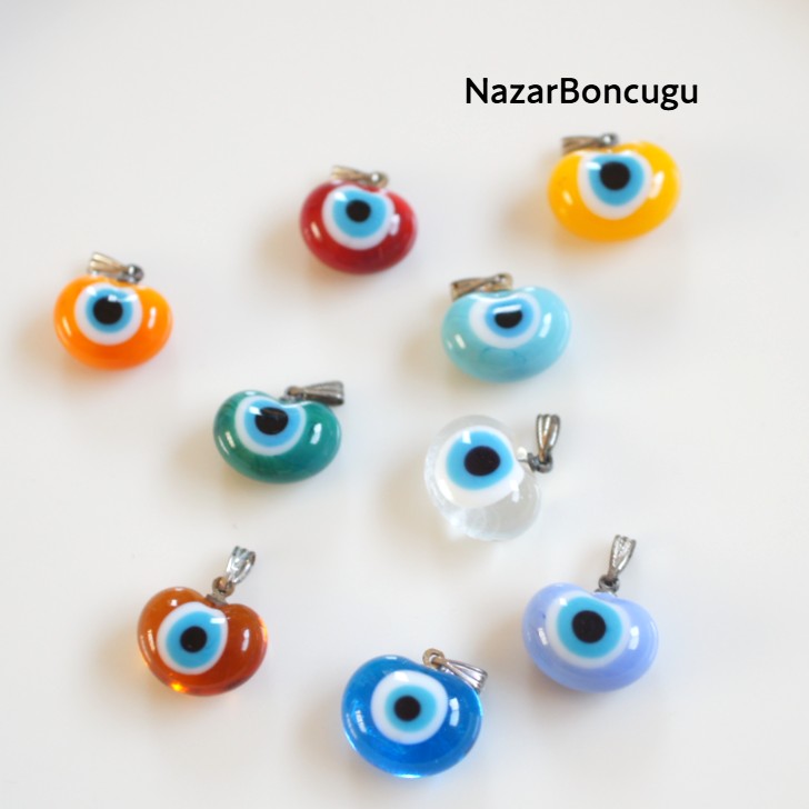 【新色入荷しました】 メール便 送料無料 トルコ 雑貨 トルコ雑貨 目玉 お守り ナザールボンジュウ 手焼き ガラス チャーム ペンダントトップ 1個 (セット販売ではありません)