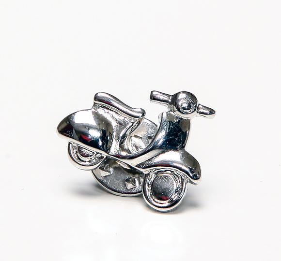 ★ピンバッジVESPAのラペルピン MOTORINO　スクーターイタリアーノ &#9836;〜★ラペルピン ONYX-ART LONDON LP386 LAPEL PIN VESPA ・・&#9836;〜