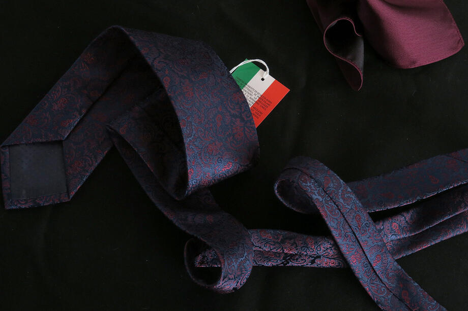 ★表示価格より30％OFF★直輸入イタリアネクタイはローマで見つけたお勧め品です・・・♬〜★イタリアネクタイCOLLEZIONE MARIO A ROMA_153ポケットチーフ付いてきます