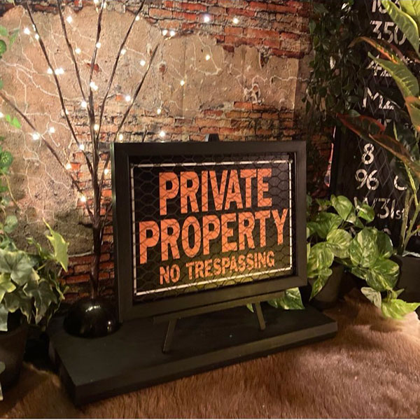 ｢PRIVATE PROPERTY｣!! メタル製 アイアンフェンスアート(額付き) カフェインテリア アメリカンビンテージ ブ バスロールサインインテリア 男前インテリア アートパネル industrial 店舗什器 店舗装飾 メタルサイン インダストリアル ブルックリン DandyLifeSpace