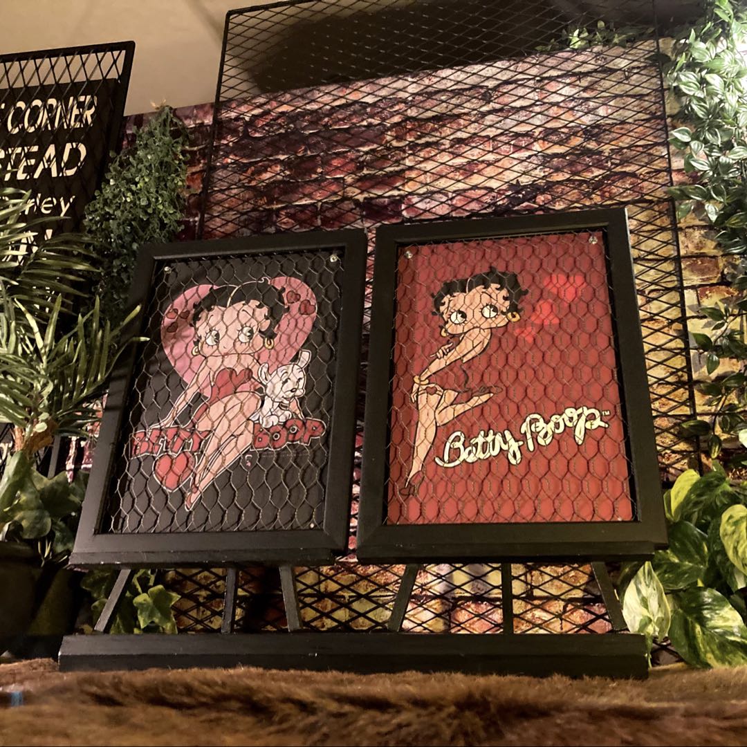 2枚組｢BETTY BOOP(ベティブープ)｣アイアンメッシュ仕上げアートパネル ブルックリンスタイル 男前インテリア アメリカンダイナー NEWYORK アメリカンビンテージ 店舗装飾 アメリカンカジュアル CAFE アートパネル ベティちゃん ブリキ看板 DandyLifeSpace
