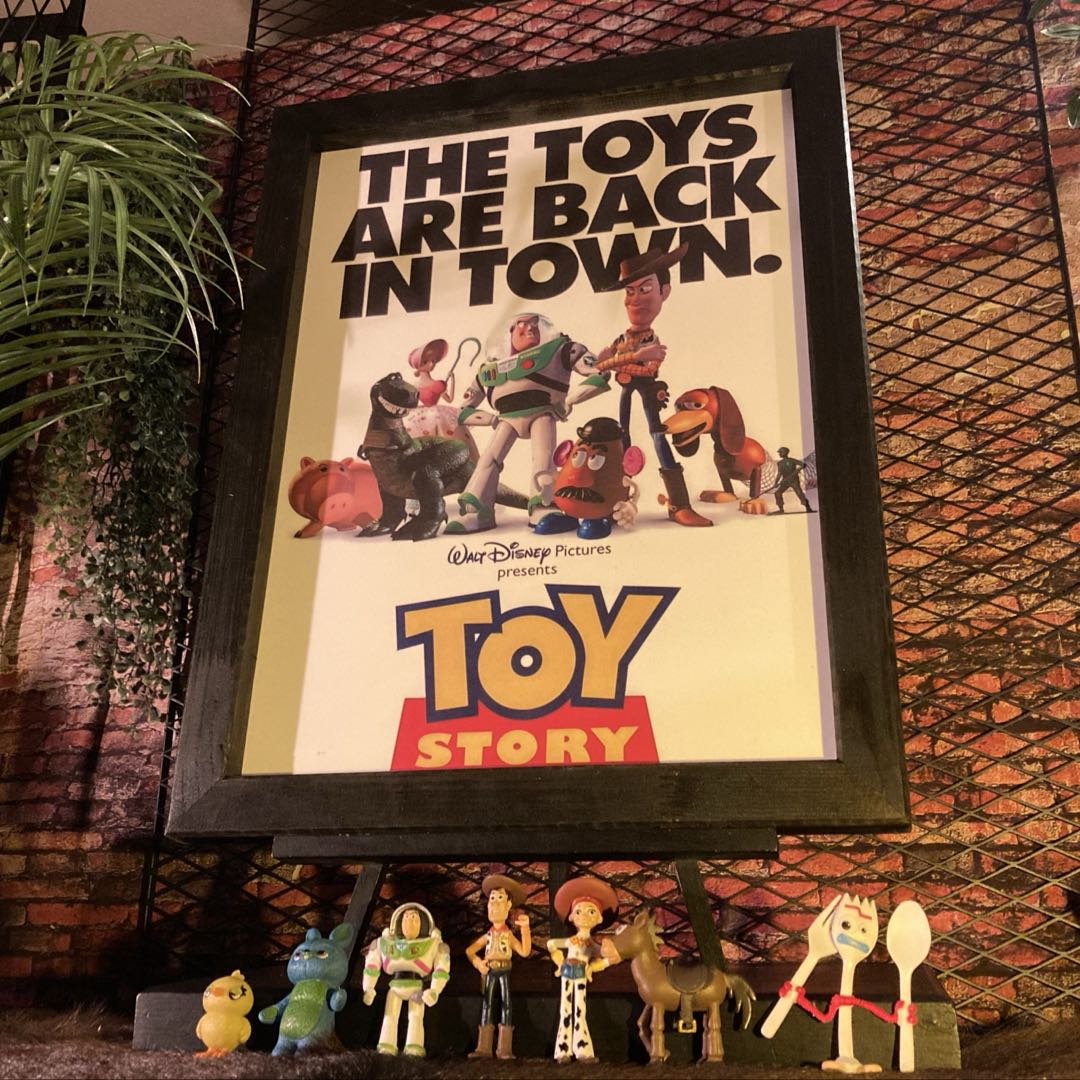 ｢TOY STORY(トイ・ストーリー)｣フィギュア7体＆アートパネル(額入り) ブルックリンスタイル 男前インテリア ミッドセンチュリースタイル NEWYORK アメリカンダイナー 店舗装飾 アメリカンカジュアル アートパネル 店舗什器 カフェインテリア TOYSTORY DandyLifeSpace