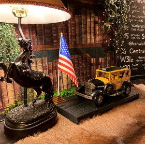 大人のインテリアオブジェ 高級ブリキ製「NYC CLASSIC TAXI」 アメリカンビンテージ バスロールサイン レトロアメリカン アメリカン 男前インテリア ブルックリンインテリア アメリカンカジュアル オールドアメリカン ブリキのおもちゃ DandyLifeSpace