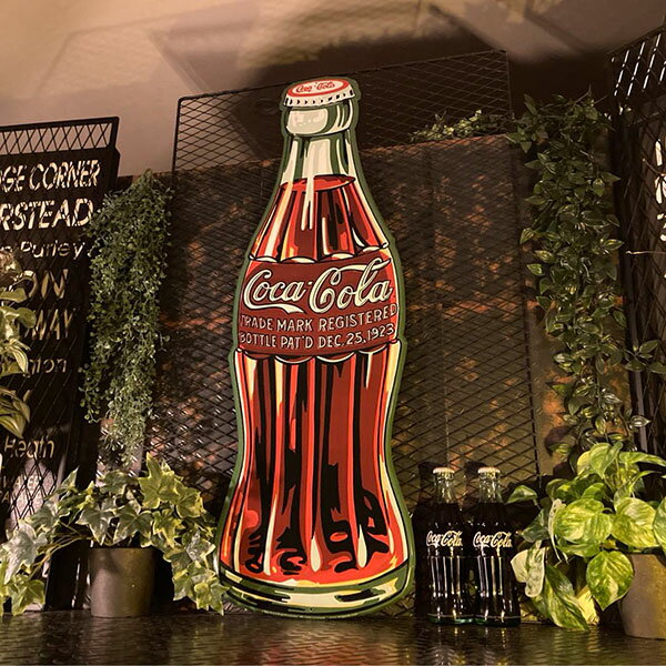 COCA-COLA!! MADE・IN・USA 正規ライセンス 超大型メタルサイン 男前インテリア アメリカンビンテージ アメリカンアンティーク ガレージ ブリキ看板 メタルサイン 男の隠れ家 GARAGE カフェインテリア ミッドセンチュリーインテリア 店舗什器 店舗装飾 DandyLifeSpace