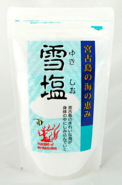 パラパラパラパラ厳冬の美味しいお料理に宮古島の雪塩250g★乾燥季節真冬の塩分・ミネラル補給に♪★気になる部分のボディマッサージに♪★洗顔・歯磨き・シャンプー後の引き締め感にも♪