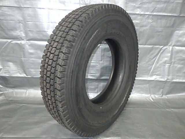 【中古】 7.50R18 14PR トーヨータイヤ TOYO TIRE 冬 Hyparadial M913Z 未使用 1本のみ スタッドレスタ..