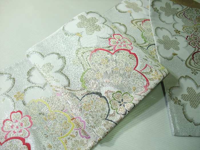 【送料無料】新品！正絹西陣袋帯◆豪華な銀白地桜花文様柄◆hu471
