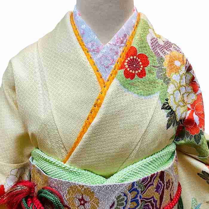 【送料無料】振袖7点セット 正絹 クリーム色と若草色を基調にした百花繚乱文様柄 お仕立て上がり lf222set