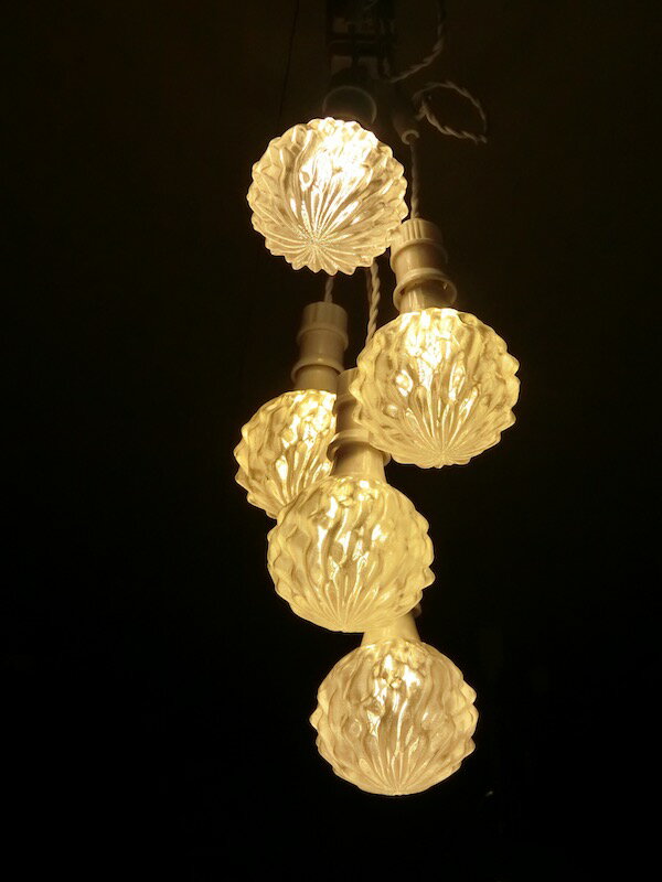 200W相当 5灯ペンダントライト 直径 15cm 3Dデザイン電球付き Xing303 直径15cm おしゃれに きらめく裸電球 オリジナル透明ランプシェード 電球色 昼白色 LED照明器具 光の彫刻 天井照明 天井灯 ソケットランプ 居間 玄関 ペンダントランプ