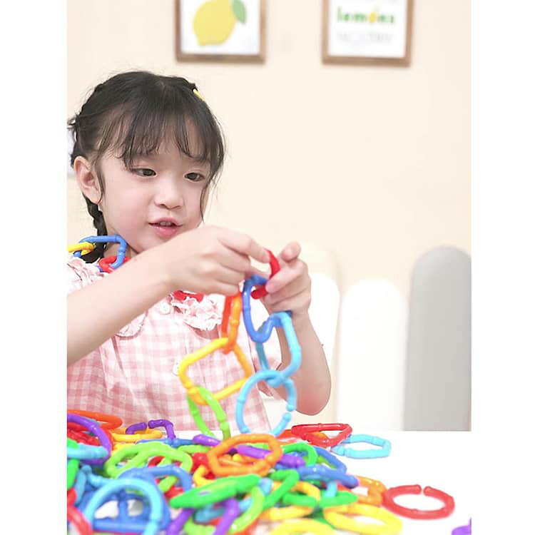 DayForMe 楽天市場店の知育 積み木 新感覚 女の子 ブロック 手と目を訓練 子供 バックル チェーン を おもちゃ 幾何学 自由にフック 丸型 つなぐ ブロック おもちゃ 知育玩具 男の子 遊べる 誕生日 プレゼント DIY 玩具 2歳 3歳 4歳 5歳｜アングル2