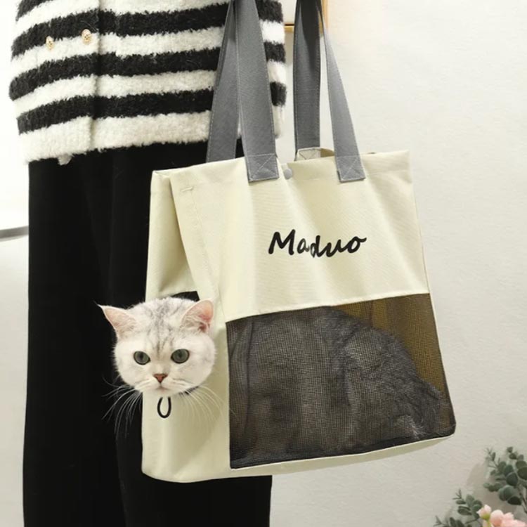 ペット キャリーバッグ 犬 猫 トートバッグ 顔が出る メッシュ 窓 通気性 ペットバ...