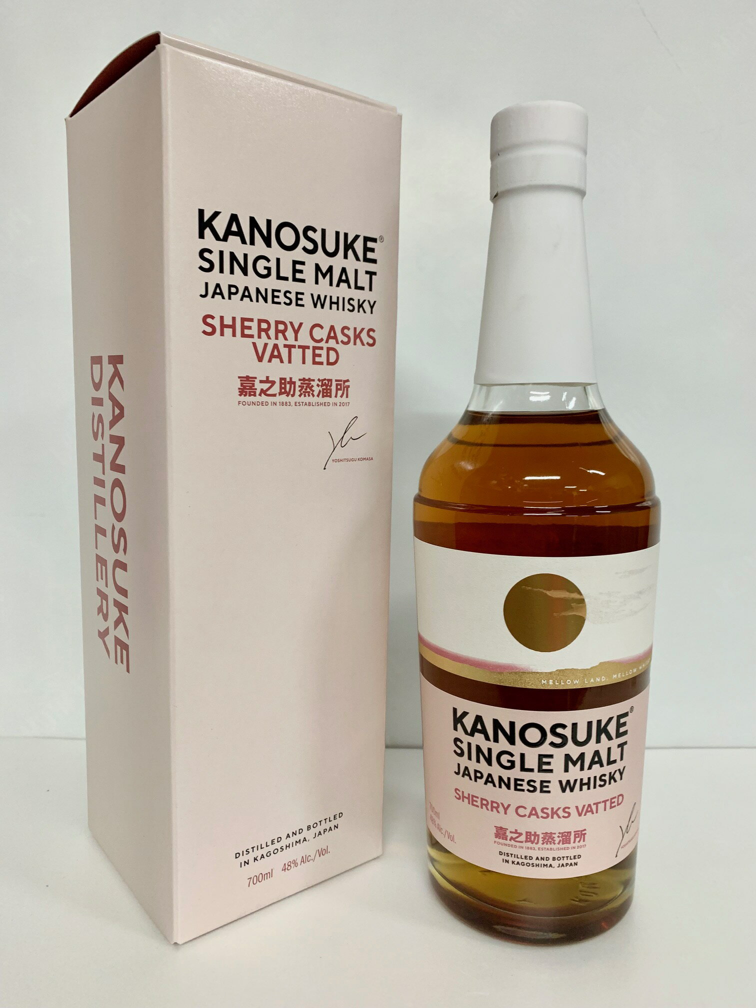 商品情報品目ウイスキー原材料モルト原料原産地名　国内製造（モルトウイスキー）内容量700mlアルコール分48％製造者小正嘉之助蒸留所株式会社特徴KANOSUKEのフラッグシップ「シングルモルト嘉之助」を、シェリー樽で華やかに彩る限定版。今回...