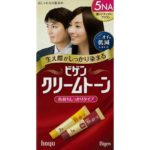 色持ちしっかりタイプの白髪染め。 ●生え際までしっかり染まる、白髪用クリームタイプ。 ●アルギニン配合で毛髪内部までしっかり染まります。 ●ツンとしたニオイが気にならない無香料タイプ。 ●ハイトリートメントタイプでシットリしなやかな染め上がり。 ●密着クリームが部分染めにも最適。 ●豊富なカラーバリエーションで男性でも使えます。 ●残ったクリームは次回にとっておけるので経済的。 ●容量:クリームタイプ。40g+40g。 ●付属品:コームブラシ付き。 ●赤みの少ないダークブラウン。 ●医薬部外品。 ●ご使用の際は必ず使用説明書をよく読んで正しくお使いください。 ●ヘアカラー(医薬部外品)は、使用上の注意をよく読んで正しくお使いください。 ●今までにヘアカラーでかぶれたことのある方は、絶対に使用しないでください。 ●ヘアカラーをご使用の前には、毎回必ず皮膚アレルギー試験(パッチテスト)をしてください。