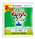 ぬくりんのお湯につかるだけで、楽々キレイ ●つかるだけで、楽々キレイ(洗浄成分配合)。 ●こすらないので、愛犬の肌にやさしい。 ●保護成分が皮ふ・被毛をやさしくコート。 ●水切れがよく、はやく乾くのでお手軽。 ●お湯の色:乳白色。 ●【共同開発】株式会社バスクリンの技術協力による愛犬のための入浴剤。 ●商品サイズ:90×7×100mm。 ●原材料:リンゴ酸、炭酸水素Na、炭酸Na、フマル酸、硫酸Na、酸化チタン、デキストリン、(カプリル・カプリン酸)PEG-6グリセリズ、グルタミン酸ナトリウム、トリ(カプリル/カプリン酸)グリセリル、PEG-150、PVP、香料。 ●本商品はペット用の商品です。 ●パッケージ・内容等予告なく変更する場合がございます。予めご了承ください。