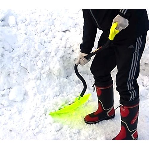 S字に曲げられた柄が特徴的。腰・背中への負担を軽減してくれる