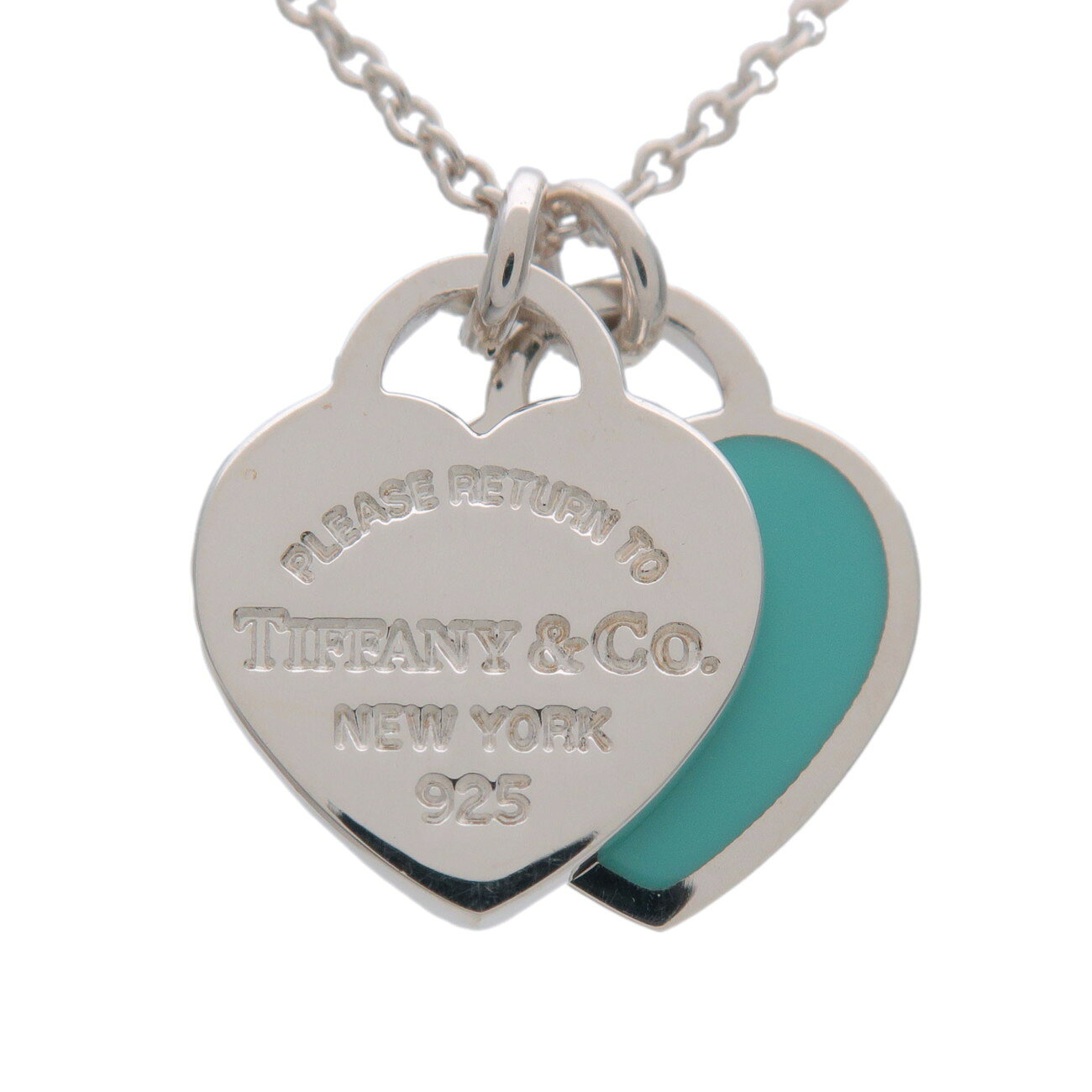 詳細情報 商品名 Tiffany&Co. ティファニー リターントゥティファニー ミニダブルハートタグ ネックレス SV925 シルバー ブルー【中古】【新品仕上げ済み】【送料無料】【返品可】 型番 - シリアル - カラー シルバー, ブルー サイズ W： 9.9 mm H： 12 mm D： 1 mm 【チェーン長 (首回り)】41cm(16.14") 【総重量】 2.6 g ※実測値となります。多少の誤差はご容赦ください。 素材 SV925 仕様 - 付属品 なし 参考定価 - 商品ランク 【新品仕上げ済み】 ランク表はこちら 状態 ----------------------------------------■外側 ■当店のジュエリー・アクセサリーの新品仕上げについて中古商材に研磨、ポリッシュを施し、傷・擦れ等を極力取り除いた商品(リサイクルジュエリー)です。当店ではジュエリーを熟知した専門のクラフトマンが仕上げ作業を行っております。【ご注意事項】※仕上げ済みの為、商品状態のランク付はございません。※新品仕上げ処理を施しておりますが、処理しきれない傷、擦れ、研磨痩せ、刻印の薄れ等がある場合がございます。※部分的に仕上げ処理を施さない場合がございます。(複雑な形状のもの、内面、刻印周り等)※保管や展示の期間により素材特有のくすみ、変色、汚れ、小傷、擦れ等ある場合がございます。 ----------------------------------------■内側 管理番号 40217-3 注意事項 ■店頭商品及び他ECサイトと在庫を共有しているため、ご注文のタイミングによっては商品をご用意できない場合がございます。■お使いの端末やディスプレイの種類により実際の色合いと異なって見える場合がございます。 ティファニーの全アイテムをCHECK ジュエリーの全アイテムをCHECKTiffany&Co. ティファニー リターントゥティファニー ミニダブルハートタグ ネックレス SV925 シルバー ブルー【中古】【新品仕上げ済み】【送料無料】【返品可】