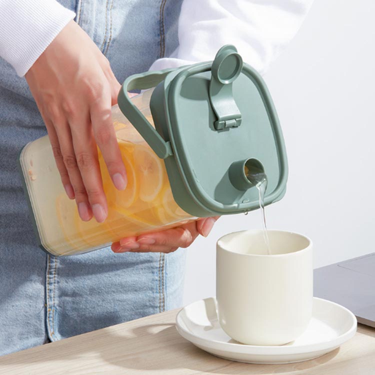 冷水筒 ピッチャー 麦茶ポット お茶ポット 冷水ボトル 耐熱 洗いやすい ウォーターサーバー ハンドル付..