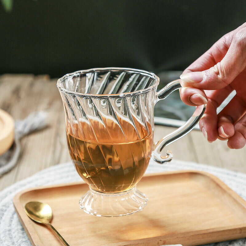 美しい脚付グラス ゴブレット ビールグラス ワイングラス 模様 ガラスカップ パフェ カジュアル 300ml ..