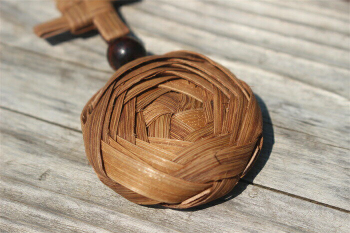 薔薇　バラ 山葡萄 手作り バラ　ペンダント　チャ―ム　アクセサリー　ストラップ かごバッグ 籠 かご..