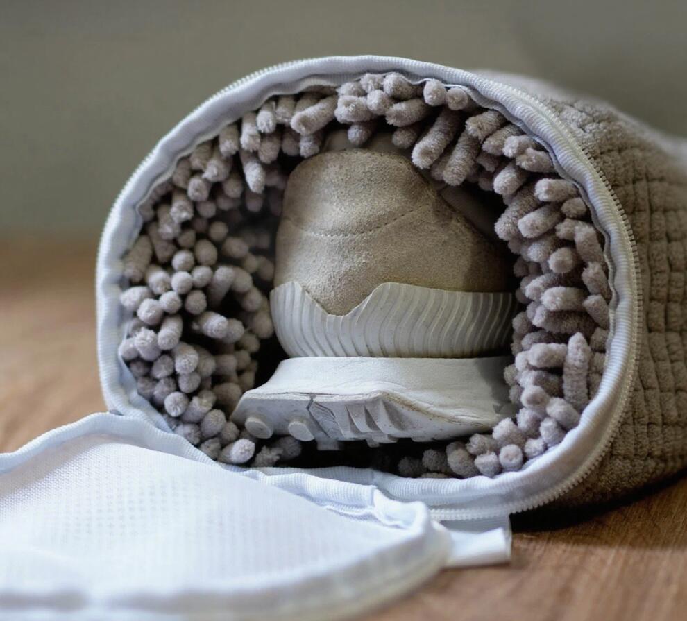 靴用洗濯ネット 2/4/6個入り 靴 洗濯ネット 靴用 靴 洗濯用品 洗濯機 専用 ネット 型崩れ防止 靴洗いネット シューズ洗濯ネット 靴用 洗濯機で洗える洗濯ネット 靴用洗濯袋 ブラシ洗濯に最適 家庭用 スニーカー 上履きが洗える 丸洗い