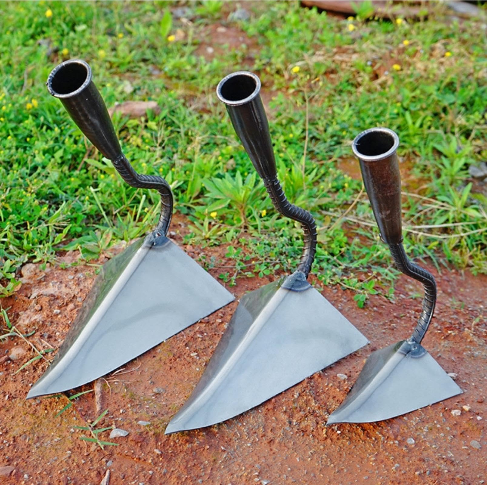 三角ホー農具 鍬 三角鍬 ステンレス製 くわ 土寄せ 草削り 溝掘り 土壌ほぐしなど 園芸用 耕作鍬 21.5*..