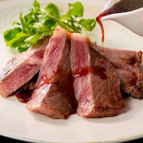 岡山 おかやま和牛 ステーキ すき焼き セット 冷凍 牛肉 和牛 国産 希少 ブランド牛 竹の谷蔓 贅沢 ギフト 贈答 ddiissmm-10039163 DISM & Co. パッケージ画像