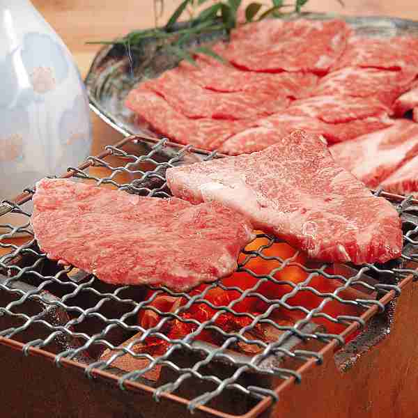 近江牛 松喜屋 あみ焼き 600g ロース モモ 焼き肉 焼肉 国産黒毛和牛 ブランド牛 高級 ギフト 贈り物 プレゼント お中元 お歳暮 御歳暮 御中元 内祝い お取り寄せ グルメ 滋賀県産 熨斗対応 贈答用 ddiissmm-10038815 DISM & Co. サンプル画像3