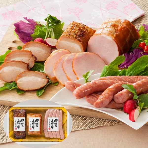 類似商品はこちら 三重 伊賀上野の里 つるし焼豚 ペッパーポー6,400円 三重 伊賀上野の里 伝統製法 熟成 ロースハ6,000円 伊賀上野の里 ハム ギフト 詰め合わせ つる7,300円 三重 伊賀上野の里 伝統の味 匠の技 つるし6,900円 伊賀上野の里 ロースハム ペッパーポーク 詰6,300円 お歳暮 ギフト カールレイモン 函館 ハム 8,700円 お中元 御中元 お歳暮 御歳暮 内祝い ギフ7,100円 大阪 夢一喜 熟成 ハム ウインナー 詰合せ21,100円 伊賀牛 すき焼き 500g ウデ バラ 三重15,100円新着商品はこちら2026/8/26＼エントリーでP3倍！更に最大1000円OFF78,900円2026/8/26＼エントリーでP3倍！更に最大1000円OFF176,800円2026/8/25＼エントリーでP3倍！更に最大1000円OFF26,400円再販商品はこちら2026/8/26 山梨 かいや 煮貝 近海黒鮑 2粒 計12016,600円2026/8/26 兵庫 じごろ七厘焼肉 金べこ 厳選 三田和牛14,500円2026/8/26 飛騨牛 ステーキ カイノミ 100g 5枚セ35,400円Powered by EC-UP2026/08/26 更新DISM &amp; Co. - 上質な食卓を彩る逸品三重 伊賀上野の里 / 伝統の味わい 豪華詰合せ豊かな自然が育んだ伊賀の地で、熟練の職人が丹精込めて作り上げた、至高の逸品をお届けします。食通を唸らせる、洗練された美味しさをご堪能ください。-- 詰合せ内容 --つるし焼豚 (170g)伝統製法でじっくりと吊るし焼き上げた、旨味が凝縮された逸品。とろけるような食感と芳醇な香りが特徴です。ロースハム (250g)厳選された豚ロース肉を使用。しっとりとした舌触りと上品な味わいは、まさに贅沢の極みです。ウインナー (150g)パリッとした食感とジューシーな肉汁が溢れる、大人からお子様まで喜ばれる本格ウインナーです。大切な方への贈り物や、特別な日の食卓を豊かに彩る逸品として、自信を持っておすすめいたします。 DISM & Co. VISUAL GALLERY 豊かな風土と、清らかな水に恵まれて栄えてきた伊賀盆地。その風土のなか、職人が織りなす巧みな技により作り上げました。■配送不可地域：離島は配送不可■温度帯：冷蔵■原材料名／食品添加物：●つるしバラ焼豚：豚ばら肉、還元水あめ、しょうゆ(小麦・大豆を含む)、乳たん白、みりん、はちみつ、香辛料／リン酸塩(Na)、カラメル色素、調味料(アミノ酸等)、酸化防止剤(ビタミンC)●ポークソーセージ：豚肉、豚脂肪、還元水あめ、食塩、たん白加水分解物(鶏肉・豚肉を含む)、香辛料／調味料(アミノ酸等)、リン酸塩(Na)、保存料(ソルビン酸K)、pH調整剤、酸化防止剤(ビタミンC)、発色剤(亜硝酸Na)●ロースハム：豚ロース肉、還元水あめ、食塩、たん白加水分解物(乳成分を含む)／調味料(アミノ酸等)、リン酸塩(Na)、酸化防止剤(ビタミンC)、発色剤(亜硝酸Na)■保存方法：要冷蔵(10°C以下)で保存してください■賞味期限：製造日より50日■規格：つるし焼豚170g、ロースハム（JAS特級）250g、あらびきウインナー150g■サイズ(mm)：290×170×60■ギフト対応：・ギフト包装：×・二重包装：〇・熨斗対応：〇・のし表書き：〇・のし名入れ：〇■発送の目安：ご注文後（決済確認後）、6営業日以内の発送予定。