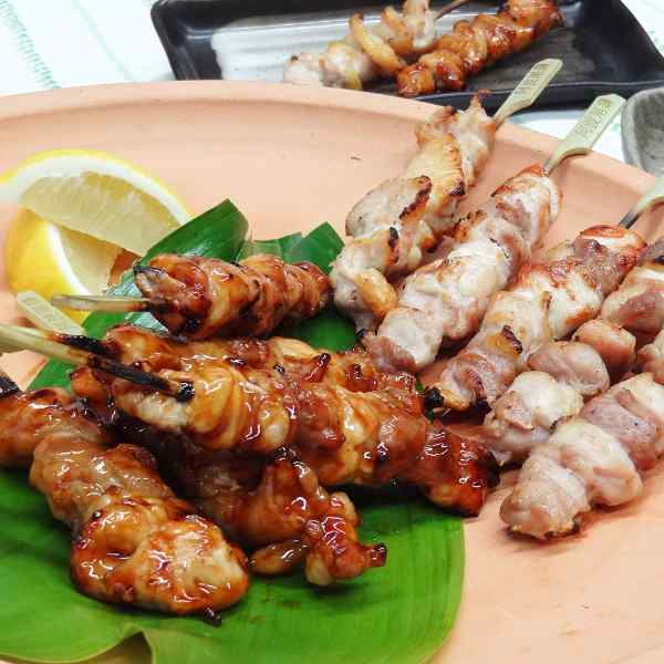 鸟贝 - 徳島県産 阿波尾鶏 もも串 20本 焼き鳥 焼鳥 地鶏 モモ 串焼き 国産 高級 ギフト 贈答 熨斗対応 お取り寄せ グルメ お中元 お歳暮 内祝い 冷凍 個包装 40g 20本入り パーティー おつまみ 贅沢