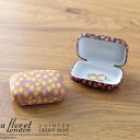 アクセサリーケース リバティプリント 使用 8.5×5.5×3.5cm 小さめ 携帯用 持ち運び 小物入れ ジュエリーボックス おしゃれ かわいい 猫柄 ギフト プチギフト 贈り物 プレゼント【フローレットロンドン】【返品・交換不可】
