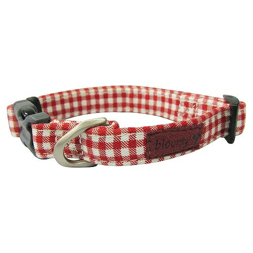 JANコード：4580326314389 商品コード：540060-11 サイズ S 原材料 コットン、POM（プラスチック部品）、ダイカスト（リング）、合成皮革パッチ 原産国 中国 サイズ・寸法等 パッケージサイズ： およそ 幅45mm x 高さ155mm x 奥行き25mm※こちらはお取り寄せの商品のため、通常より出荷までにお時間がかかります。3〜7営業日以内の発送になります。かわいいギンガムチェックの犬用首輪 首回り26cm〜38cm 体重10kgまで ◎かわいいギンガムチェックの犬用首輪 ◎男の子にも女の子にもあわせやすいレッドとブラックの2色展開 ◎おしゃれなツートンカラーのワンタッチバックルと、チタニウムシルバーのメタルパーツが付属 ◎バックスキン調のブランドパッチが付属 / サイズ / カラー / / S / レッド /