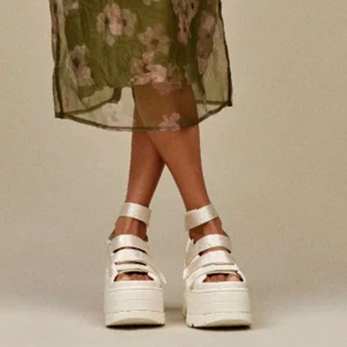 【国内正規販売店】UGG　アグ　GoldenRise　ゴールデンライズ　1167431【JASMINE(JSM)】【ストリート　フェス　スライド　スリングバック　ラップサンダル　スタイルアップ　3WAY　旅行　厚底】◆4