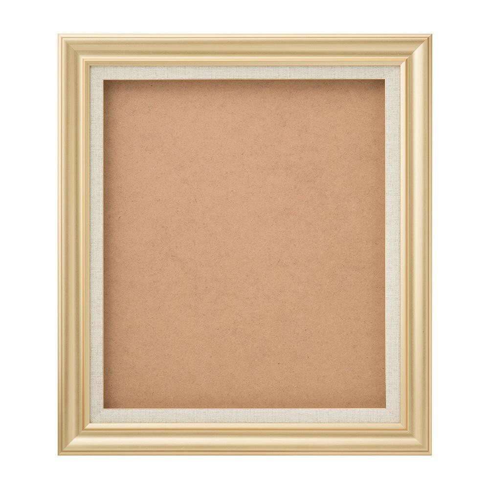 作品を引き立たせるシンプルなデザインの額縁です。サイズ作品寸法:530×455mm、裏板寸法:573×498mm個装サイズ：68.8×61×5.7cm重量個装重量：4240g素材・材質フレーム:樹脂生産国中国作品をより魅力的に飾ります。