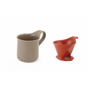 お手軽にドリップコーヒーを始められます。誰でも簡単に美味しいコーヒーを淹れられるので、プレゼントにもオススメです。※同色のセットでも焼成窯の違いで、多少の色の差がある場合があります。※全ての製品が均一ではない個体差も「やきもの」ならではの魅...