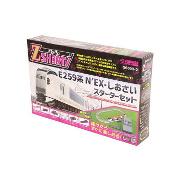 1/220サイズの極小鉄道模型Zゲージの車両の、長さのみを約半分のサイズにデフォルメした鉄道模型、Zショーティー。デフォルメモデルながらも細部のこだわりはそのままに。極小サイズの鉄道模型、Zショーティーを始める為に必要なアイテムが全て封入されています。車両は2023年からリニューアルの始まったE259形です。コントローラーは電池を入れてご使用ください。※電池は付属しませんサイズ組立て時:高さ3×奥行10.7×横幅21.7cm個装サイズ：5×31×20cm重量個装重量：323g素材・材質ABS、ダイキャスト、POM、PCB、洋白、亜鉛合金、黄銅、他仕様JR東日本商品化許諾済対象年齢:15歳以上要単3電池×2(別売)セット内容E259形N'EX・しおさい×3両動力シャーシ(ノーマルタイプ)×1両トレーラーシャーシ(ノーマルタイプ)×2両直線レール(110mm)×2本曲線レール(R45-45度)×8本Zショーティー専用リレーラー×1本Zショーティー専用トレインコントローラー(RC-004)×1個生産国中国鉄道模型のスタートに最適